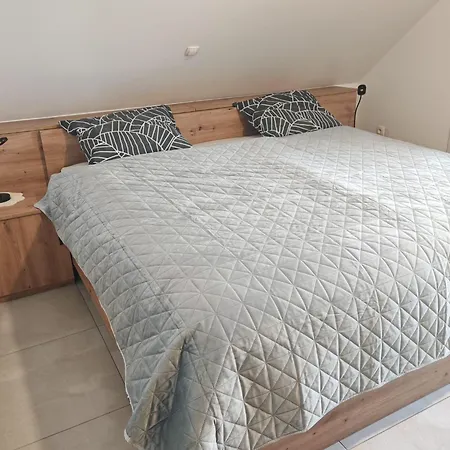 Apartma Pod Tremi Kralji Apartman
