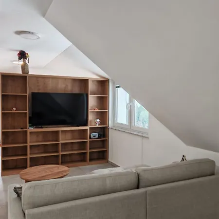 Apartma Pod Tremi Kralji Apartment *