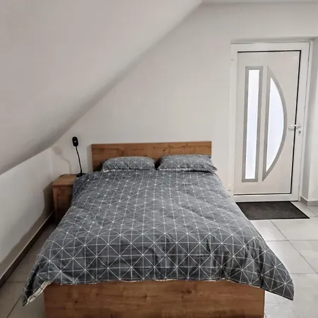 Apartma Pod Tremi Kralji *