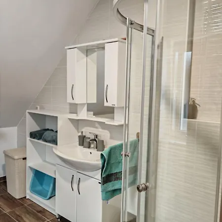 Apartma Pod Tremi Kralji Apartman *