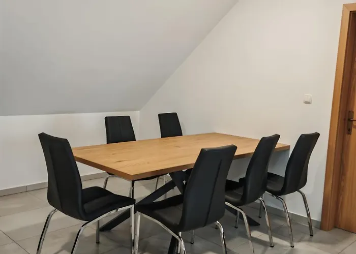 Apartma Pod Tremi Kralji *