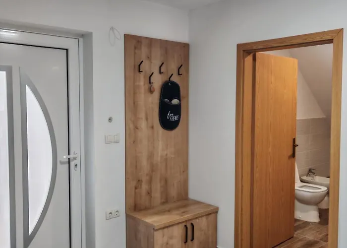 Apartma Pod Tremi Kralji * Oplotnica