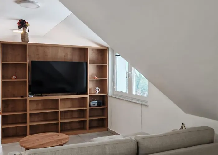 Apartma Pod Tremi Kralji Apartment *