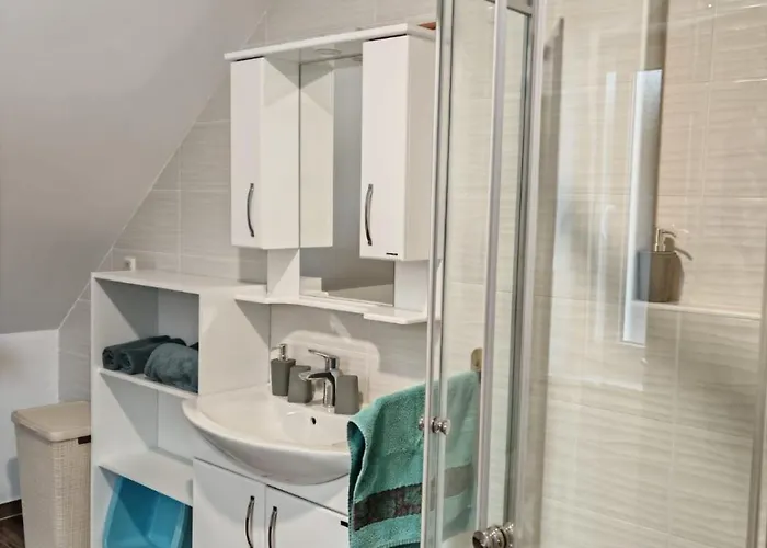 Apartma Pod Tremi Kralji Apartment *